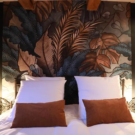 La Petite Maison De *